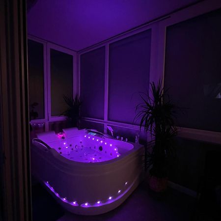Luxrooms - Hotel Type With Private Jacuzzi Bjelovar Bagian luar foto