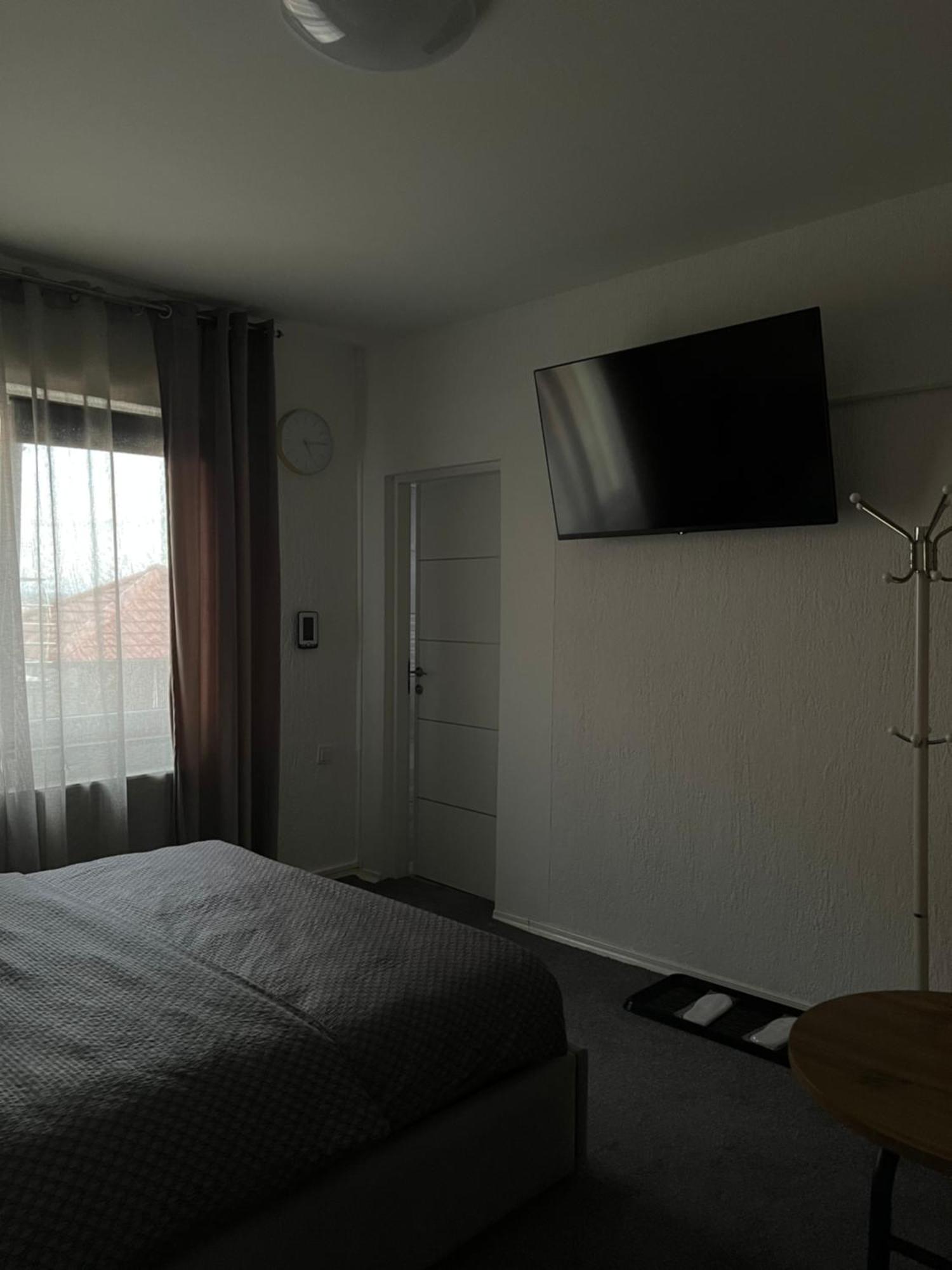 Luxrooms - Hotel Type With Private Jacuzzi Bjelovar Bagian luar foto