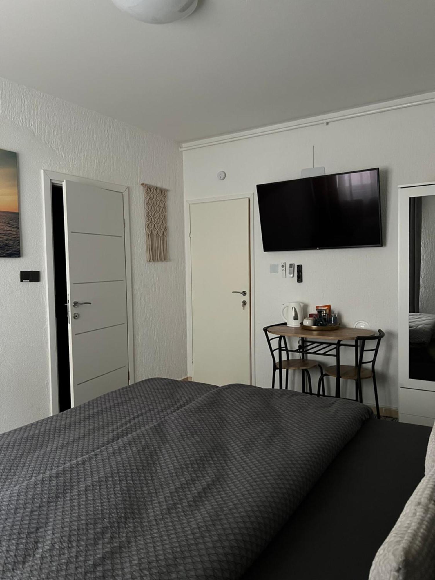 Luxrooms - Hotel Type With Private Jacuzzi Bjelovar Bagian luar foto